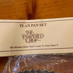 Pampered Chef flan pan set